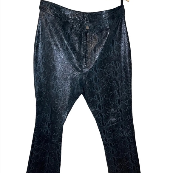 Wilson’s Pelle Studio Snakeskin Flare Pants 8 - Picture 2 of 4
